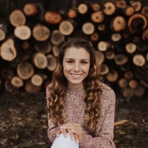 Meet your Posher, Faith